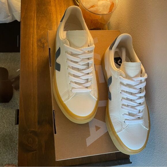 NWT Veja Campo sneakers US size 5 - Picture 3 of 6